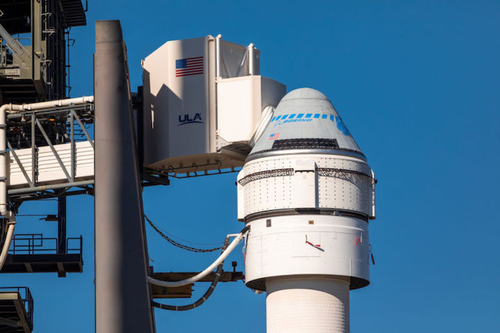 starliner-photo-op-dec-4-2019-6530-800x533