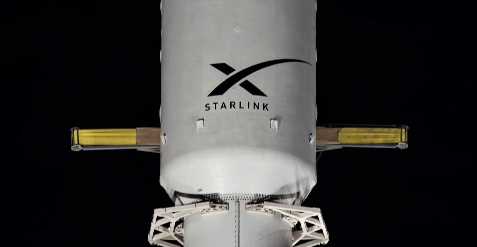 starlink-1-falcon-9-b1048-lc-40-vertical-111019-spacex-1-fairing-2