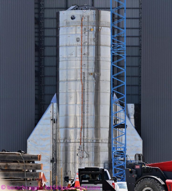 starship-boca-chica-092320-nasaspaceflight-bocachicagal-sn8-flaps-pano-1-c-923x1024