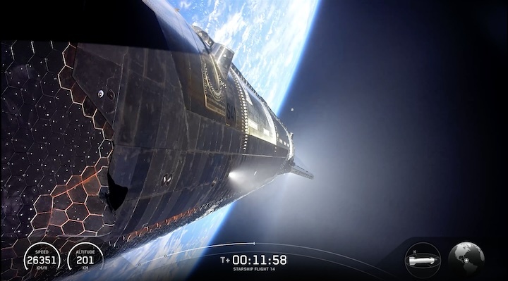starships-14-launch-aw