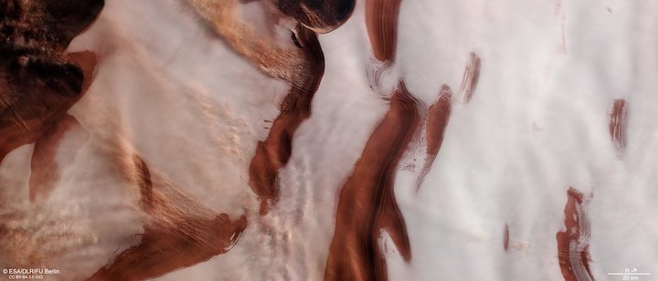 stormy-activity-at-mars-icy-north-pole-pillars