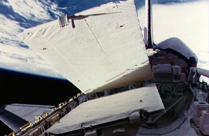 sts-41-g-sir-b-antenna