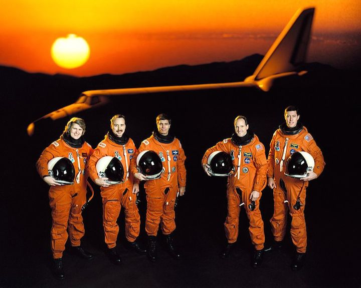 sts-43-crew