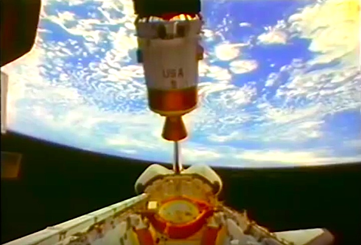 sts43-mission-ao