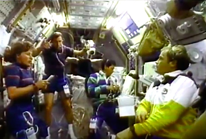 sts47-mission-ak