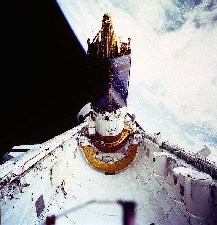 tdrs-e-deployment-from-sts-43