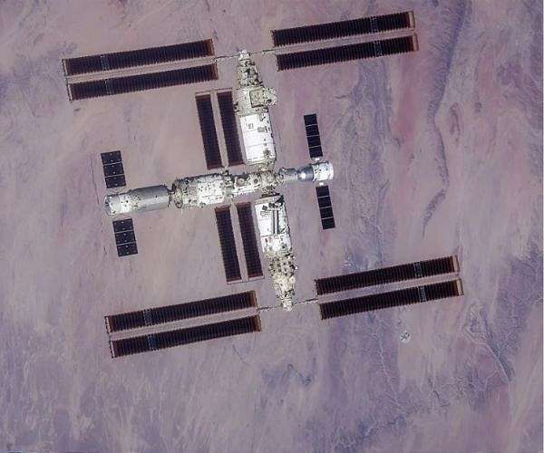 tiangong-space-station-high-definition-shenzhou-xvi-earth-desert-hg