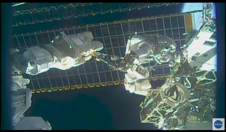 us-spacewalk78-bf