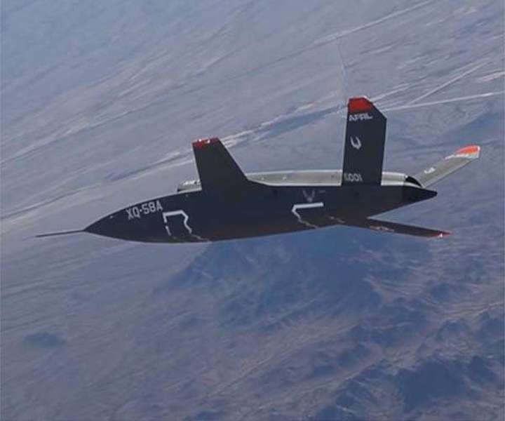 xq-58a-valkyrie-demonstrator-inaugural-flight-hg