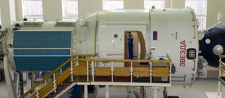 zvezda-service-module-mock-up-at-the-gagarin-cosmonaut-training-center-1